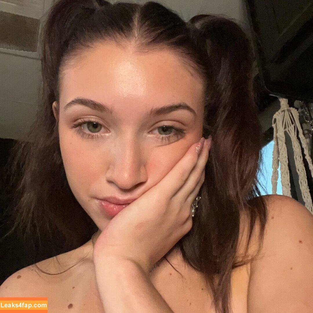 ookbaby / avery.lyn1 / loveivyy / spicyivyxx leaked photo photo #0003