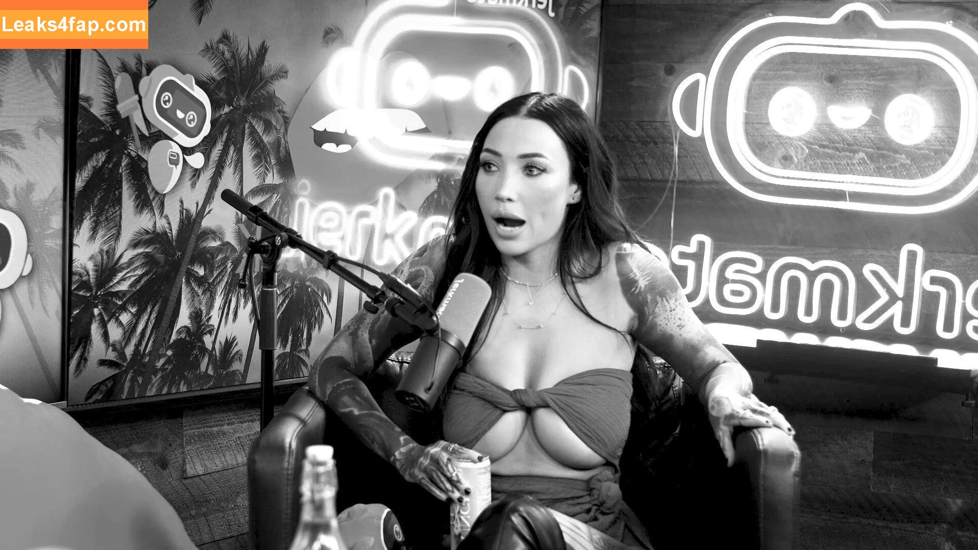 PillowTalkWithRyan /  leaked photo photo #0006