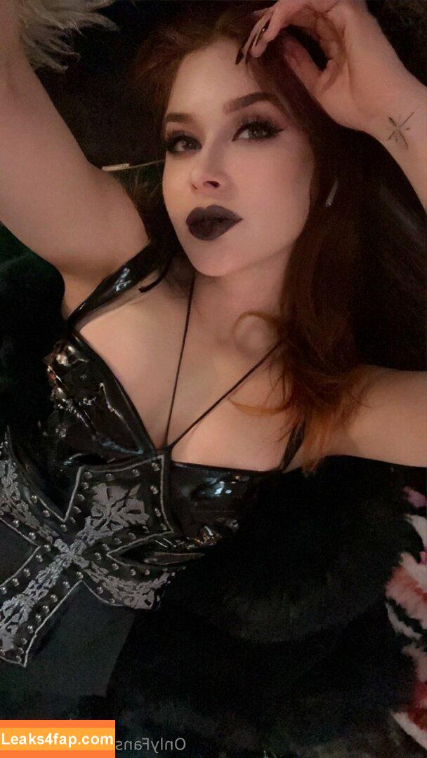 Renee Olstead / renee_olstead / xorenee / xoreneeo leaked photo photo #0685