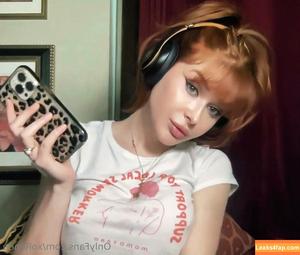 Renee Olstead photo #0682