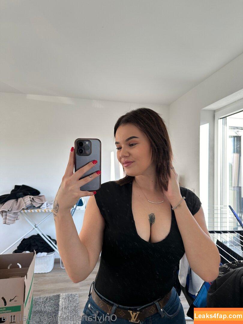 sensualjulia / julia.laurenx leaked photo photo #0022