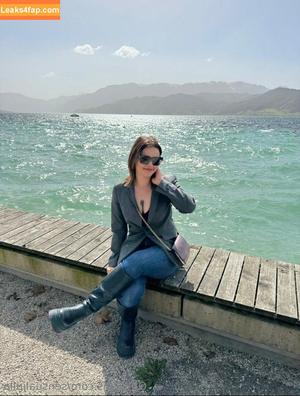 sensualjulia photo #0001