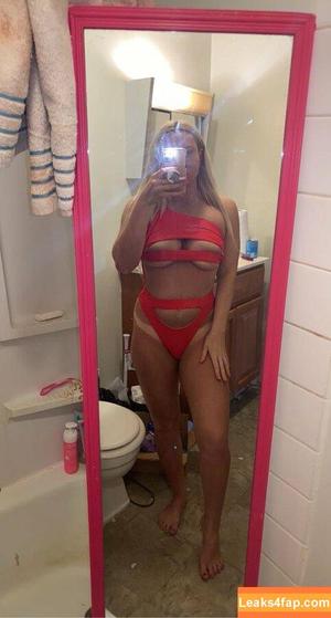 Tiff Bannister photo #0002