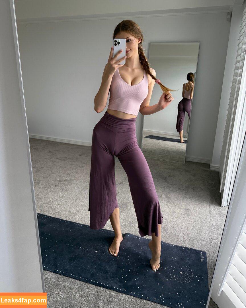milakittenx / milaafterdark / milasobolov / milasobolovfree leaked photo photo #0009