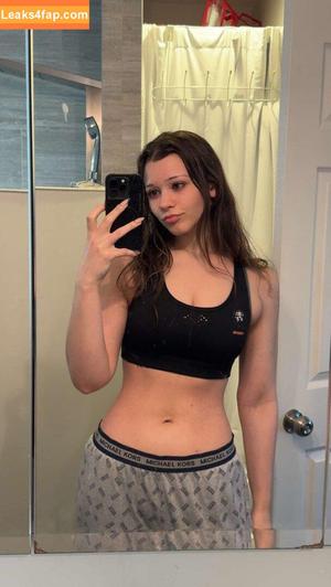 Nikki Woods photo #0017
