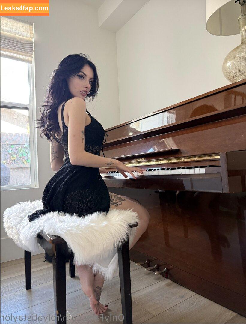 Rolyatistaylor leaked photo photo #0013