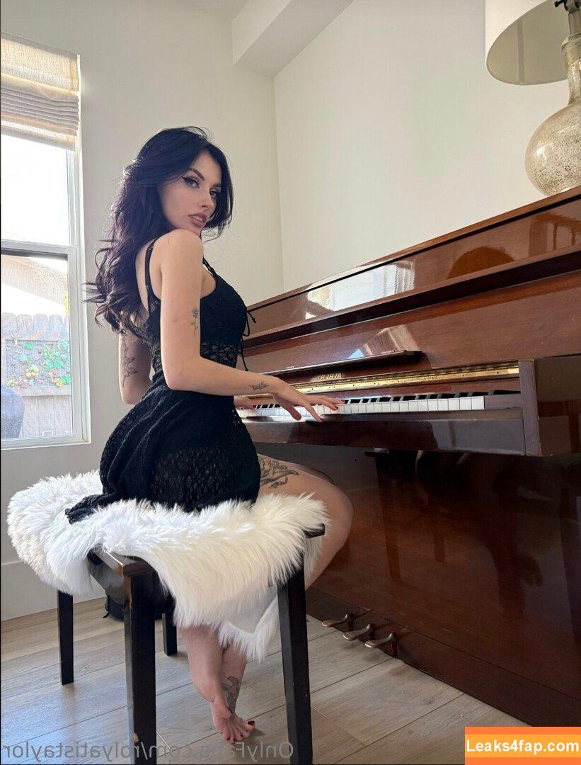 Rolyatistaylor leaked photo photo #0022