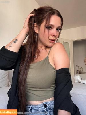 Anne Wünsche photo #0017