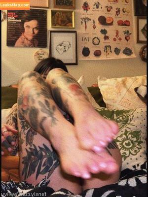 Awlivv photo #0130