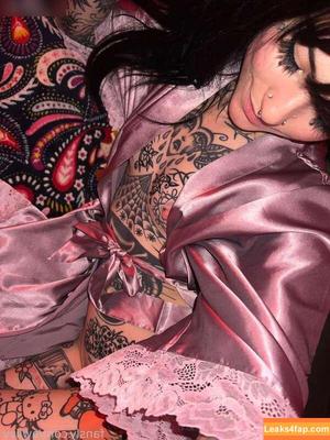 Awlivv photo #0198