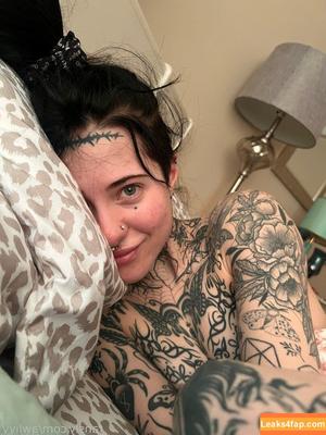 Awlivv photo #0215