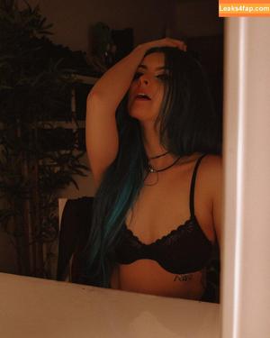 Bethany Smile photo #0001