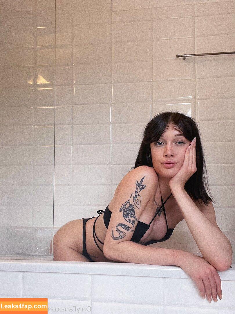 Callmeambre / callmeambre1 leaked photo photo #0059