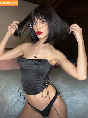 Christinasage1996 photo #0110