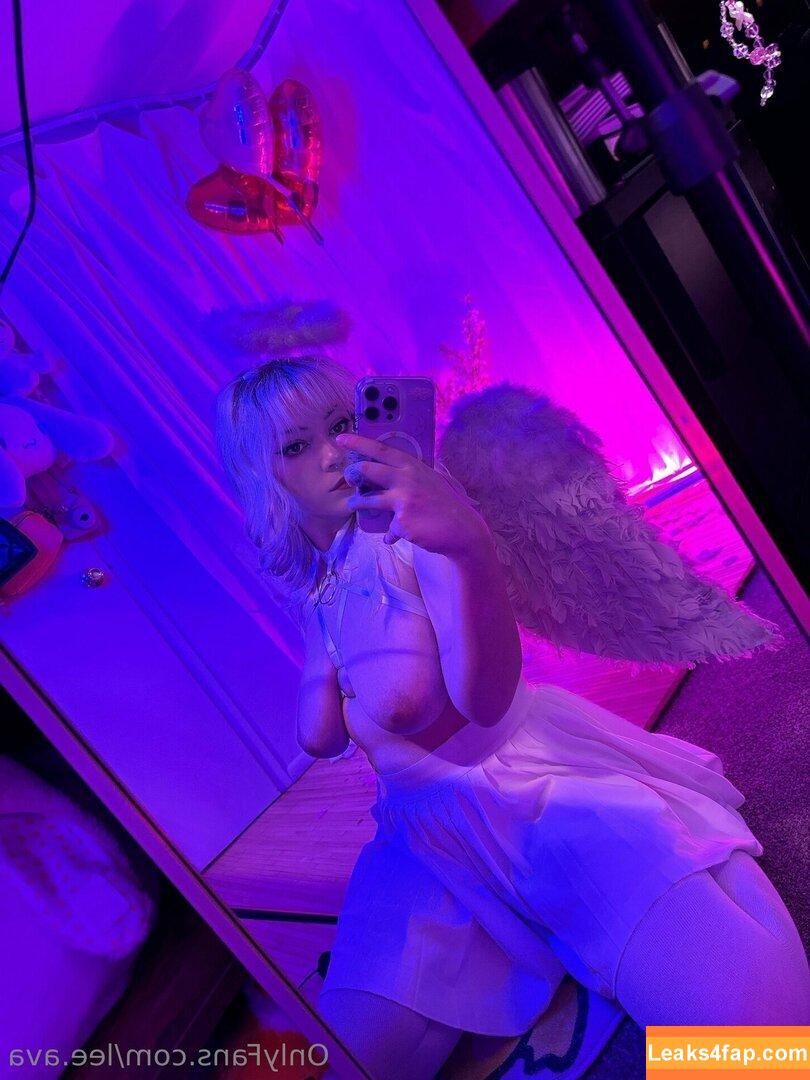 Hollyava / grandmas.butt / lee.ava leaked photo photo #0021