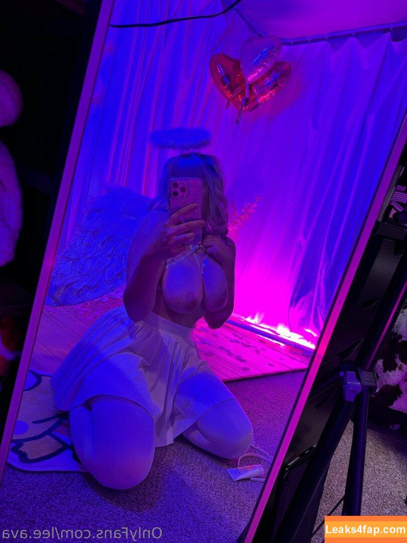 Hollyava / grandmas.butt / lee.ava leaked photo photo #0023