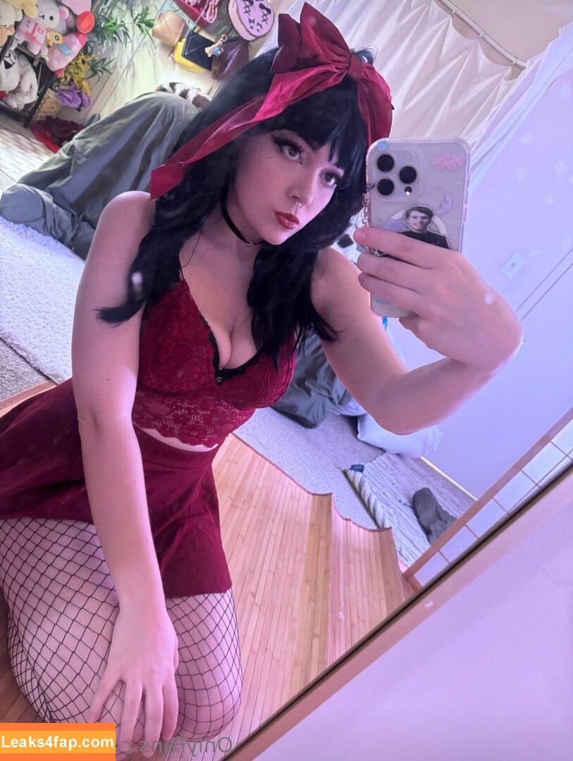 Hollyava / grandmas.butt / lee.ava leaked photo photo #0086