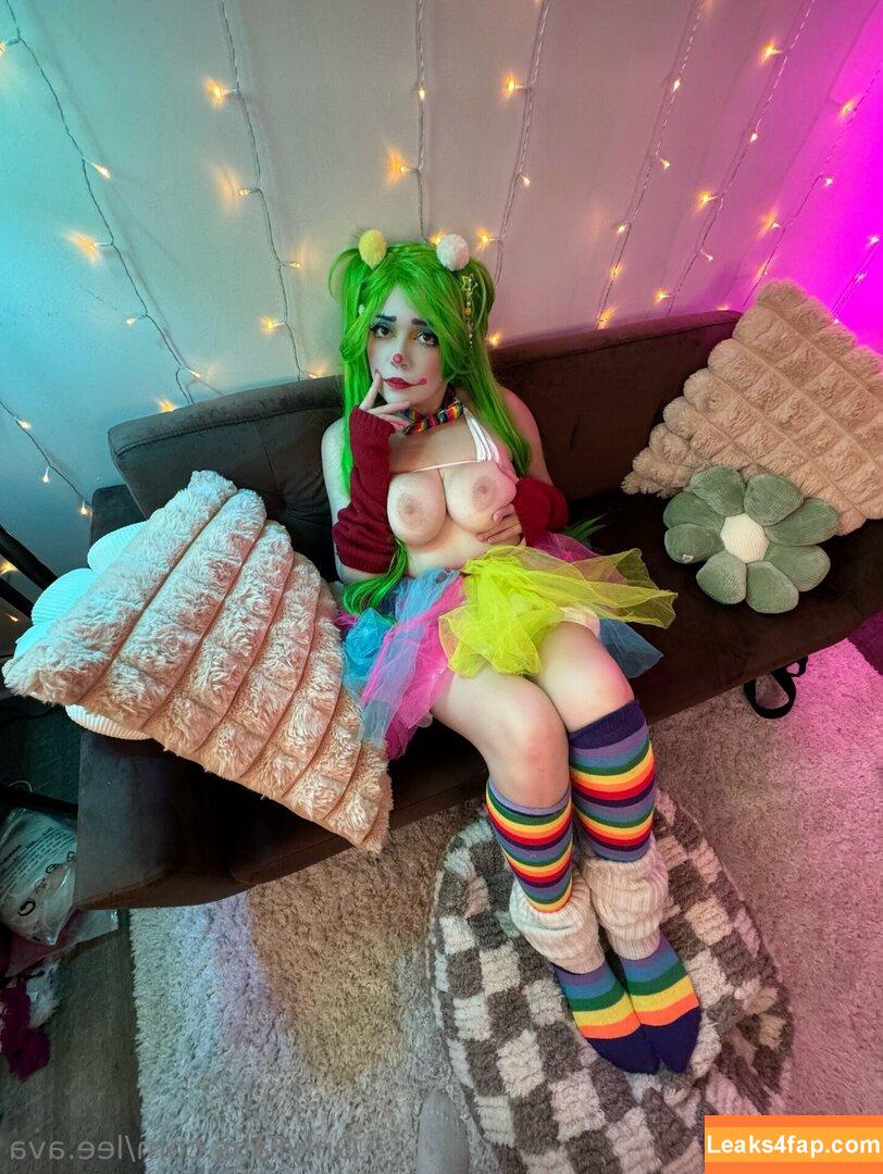 Hollyava / grandmas.butt / lee.ava leaked photo photo #0116