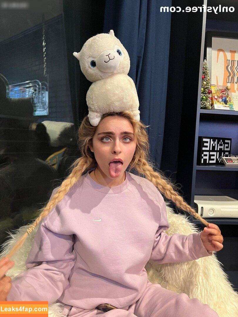 Katie Hamden /  leaked photo photo #0023