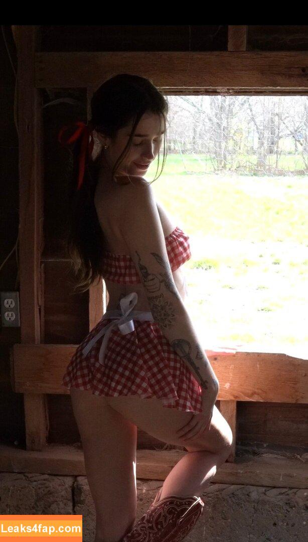 Livinia / liviniaxx / livv.y leaked photo photo #0039