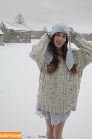 Livinia photo #0026