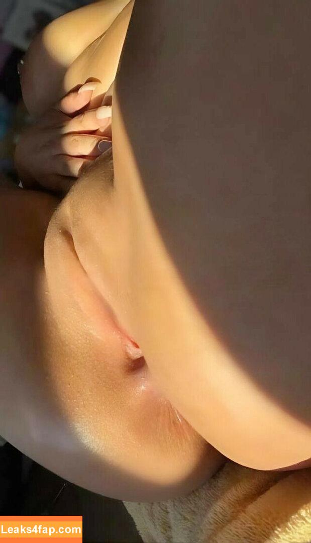 Meldadel / MamiMel20 leaked photo photo #0014