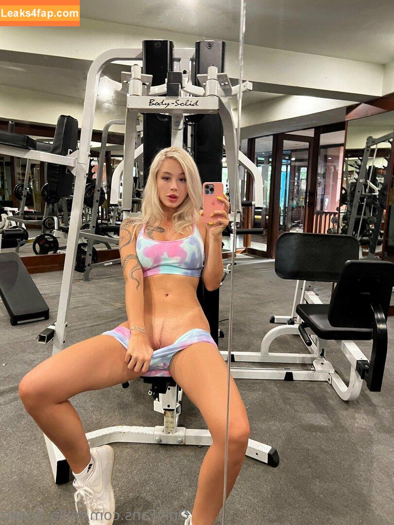 milla_snake /  leaked photo photo #0024