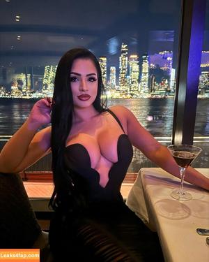 Nadia Khar photo #0019