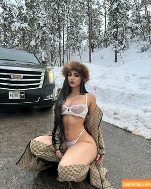 Nadia Khar photo #0020