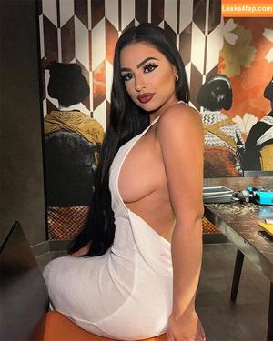 Nadia Khar photo #0041