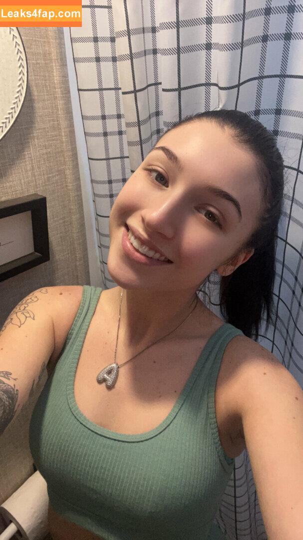 ookbaby / avery.lyn1 / loveivyy / spicyivyxx leaked photo photo #0005