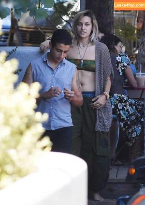 Paris Jackson photo #0029