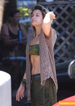 Paris Jackson photo #0030