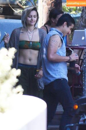 Paris Jackson photo #0032