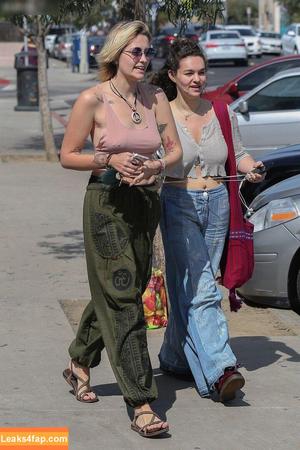 Paris Jackson photo #0041