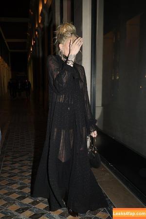 Paris Jackson photo #0059