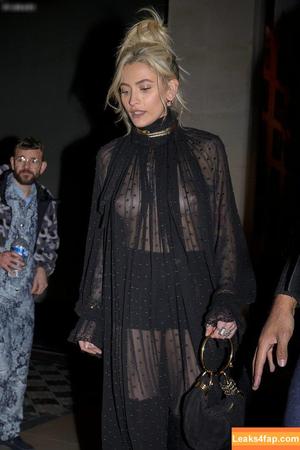 Paris Jackson photo #0105