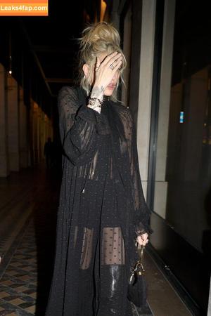 Paris Jackson photo #0106