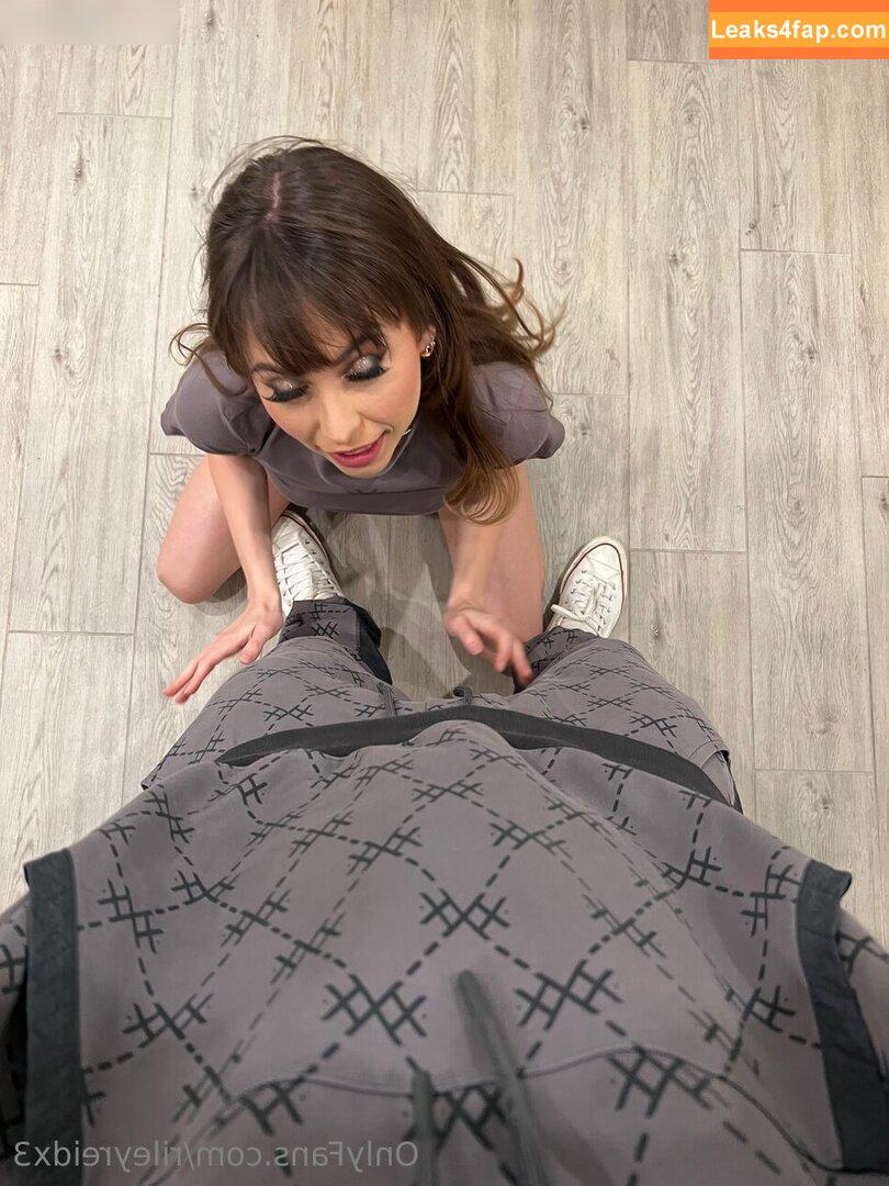 Riley Reid / hellorileyreid / rileyreid leaked photo photo #0031