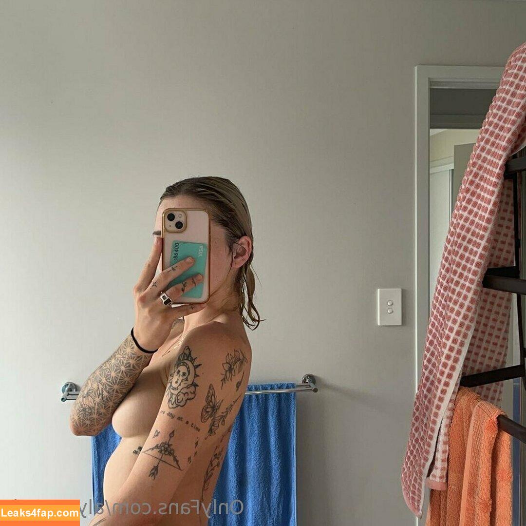 Troublesfinest / alyxxmj leaked photo photo #0033
