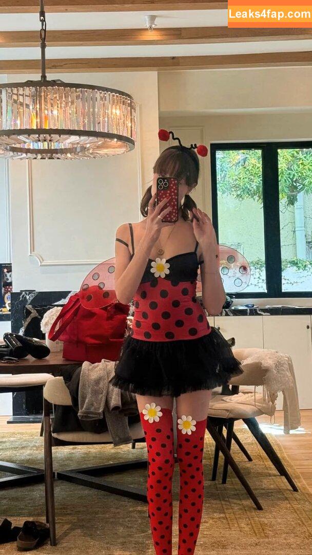 caitlinerinoneill / heyitsapril leaked photo photo #0002