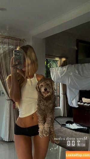 Cassie And Chloe Roberts photo #0003