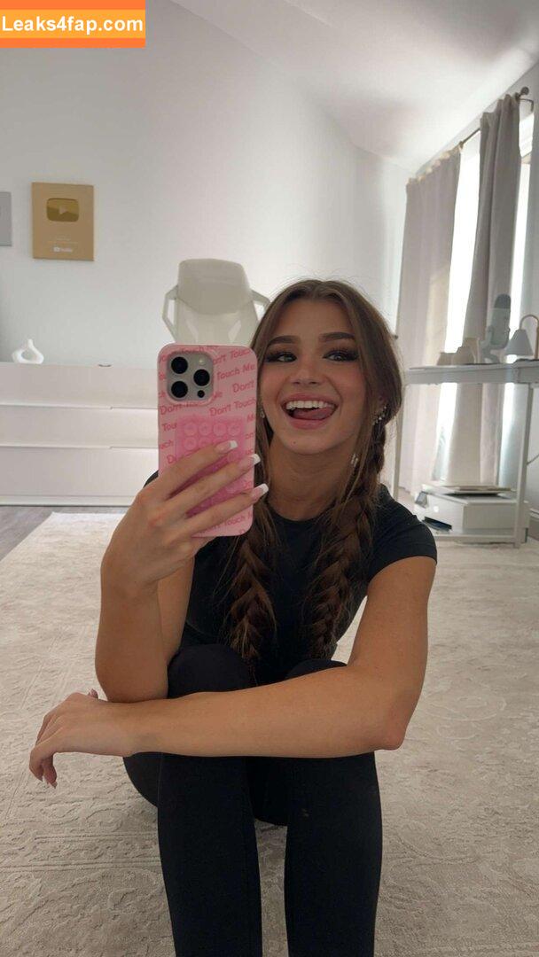 Brooke Monk / uhh_uma leaked photo photo #0021
