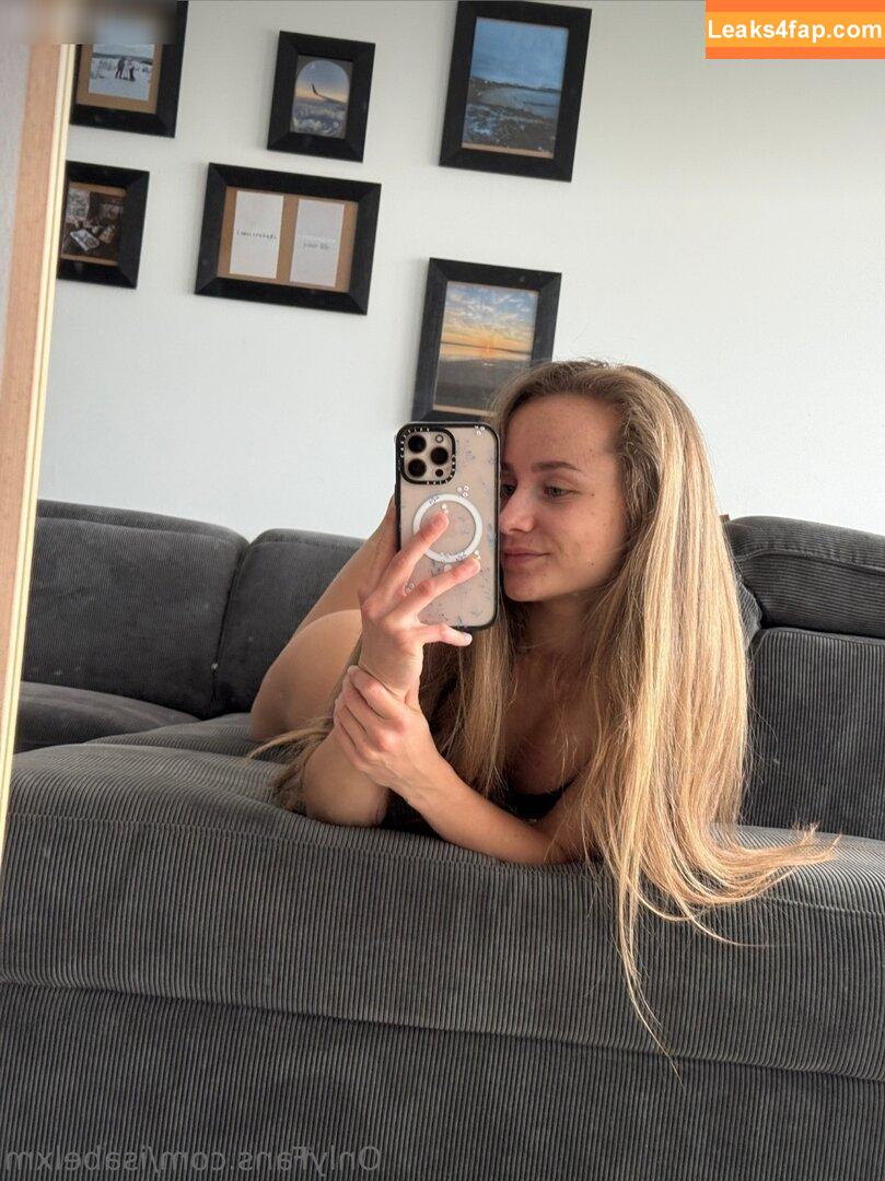 By.isabelyvonne /  leaked photo photo #0008
