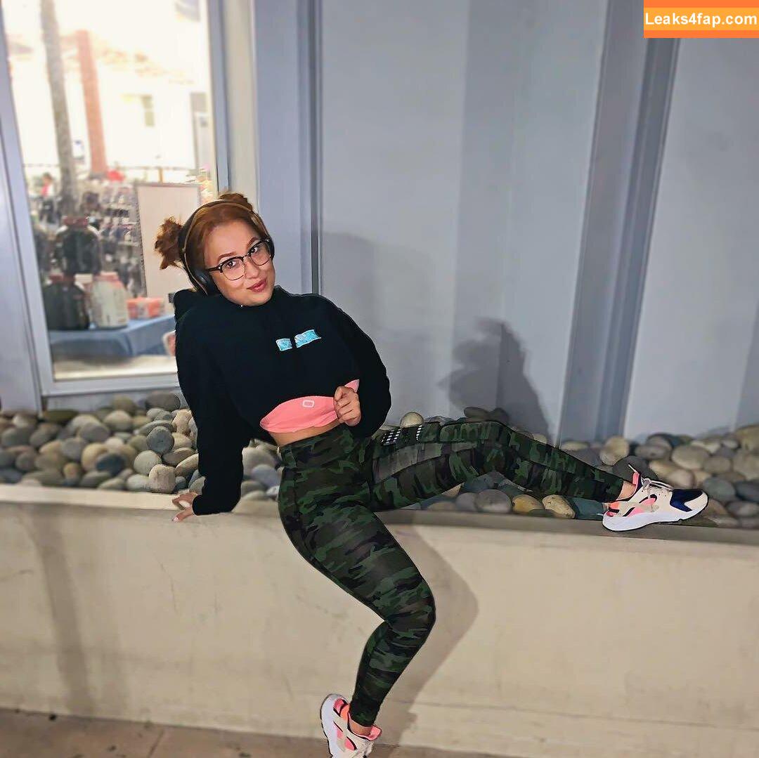 Elizabeth / Anne Pelayo / nursenextdoor1 / nursenextdoor_official leaked photo photo #0051