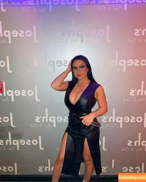 Elizabeth photo #0057