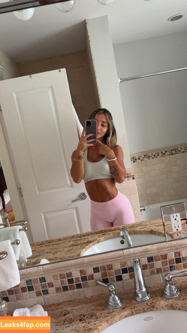 emiiixox / emiiiko.x leaked photo photo #0003