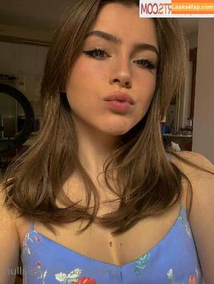 Emiliallure photo #0017