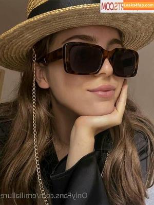 Emiliallure photo #0025