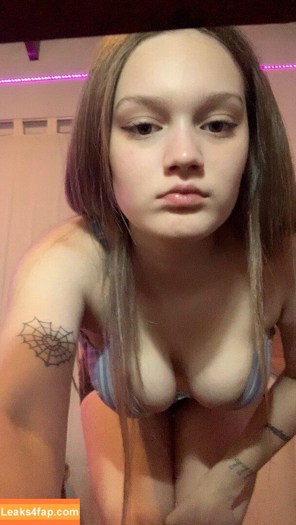 Emily Flowers /  leaked photo photo #0001